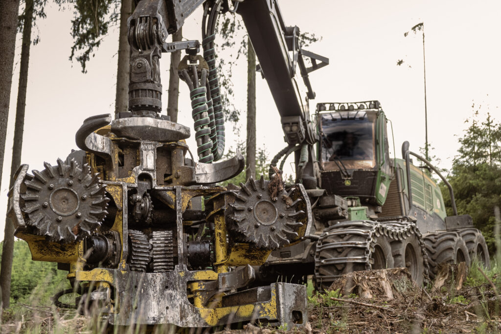 Prozessor Harvester John Deere Harvesterkopf Holzvollernter Wald