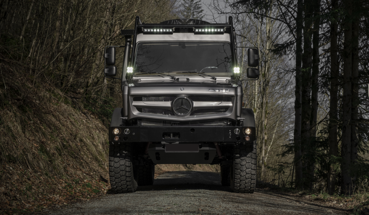 Mercedes Benz Daimler Truck Unimog Doka Doppelkabine U4023 Hellgeth